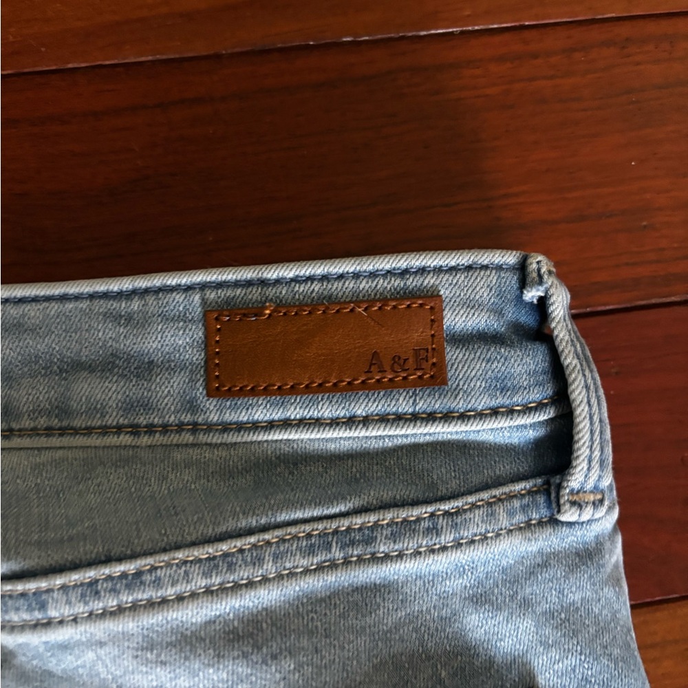 Women’s Abercrombie & Fitch Light Blue Harper Ankle Jeans - Picture 5 of 5